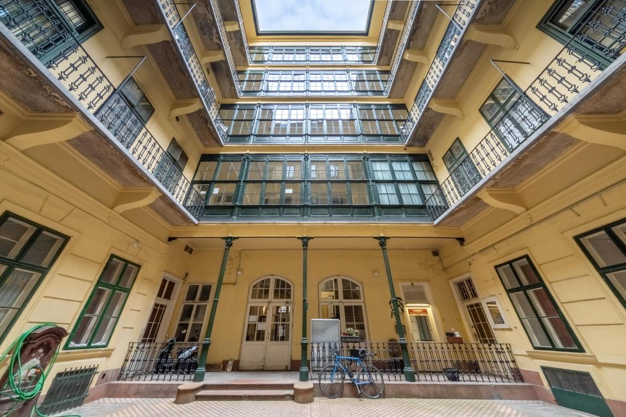 Hungarian Souvenir Appartement Boedapest Buitenkant foto