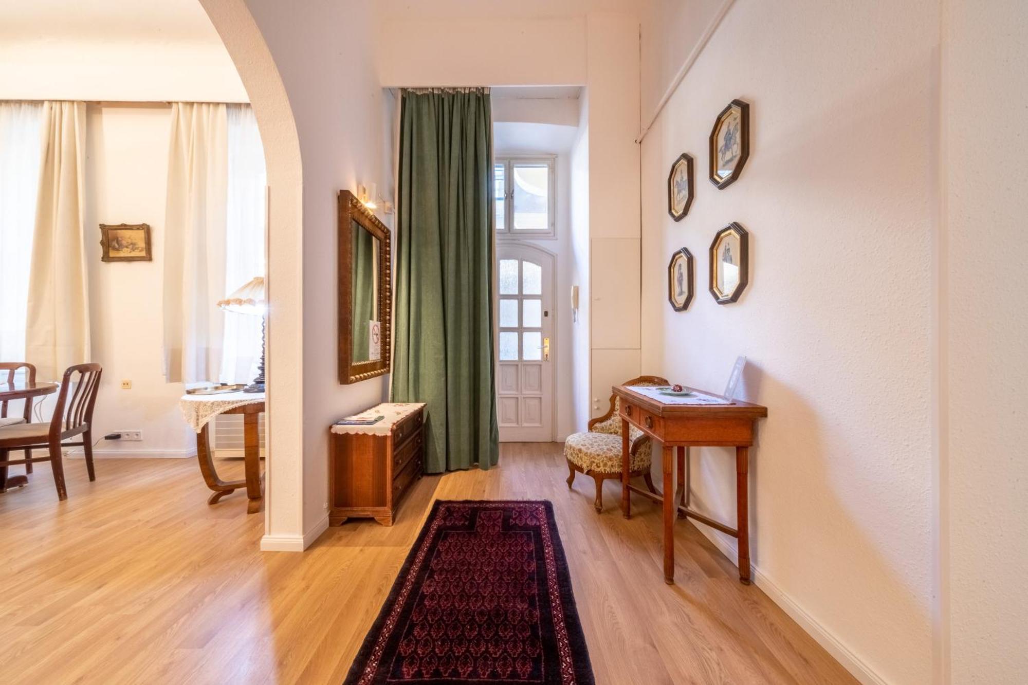 Hungarian Souvenir Appartement Boedapest Buitenkant foto